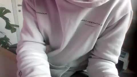 fem_alice_louis_dom online show from December 4, 2025, 7:50 am