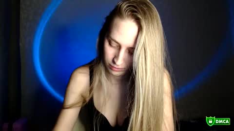 Femke online show from November 10, 2025, 8:08 pm