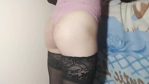 Snapshot of femlind chatting on November 17, 2025, 5:02 am femlind online show from November 17, 2025, 5:02 am