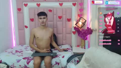 Snapshot of fenix19_ chatting on March 7, 2025, 10:45 am IM FENIX online show from March 7, 2025, 10:45 am