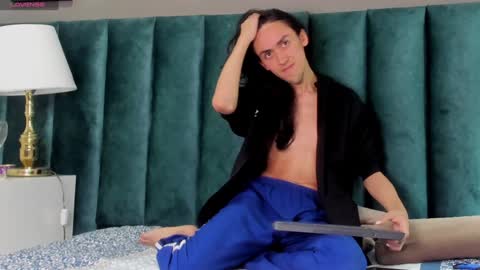 Snapshot of fenix_karoll chatting on December 7, 2024, 3:47 am Karol online show from December 7, 2024, 3:47 am