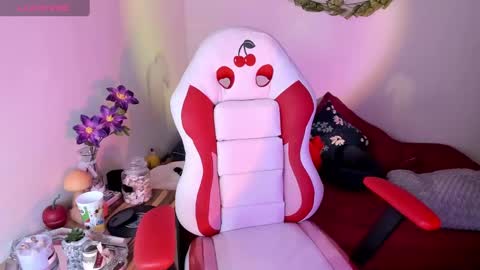 F E R N A N D A online show from February 28, 2025, 11:12 pm