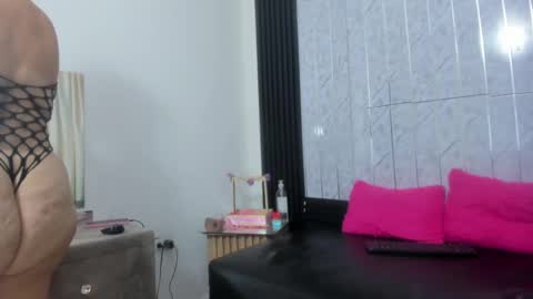 Fernandaclar online show from October 9, 2025, 7:56 pm