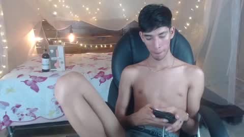 Snapshot of ferphoenix_ chatting on December 21, 2024, 6:30 am FER PHOENIX online show from December 21, 2024, 6:30 am