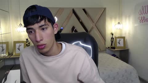 Snapshot of ferphoenix_ chatting on December 30, 2024, 3:36 am FER PHOENIX online show from December 30, 2024, 3:36 am