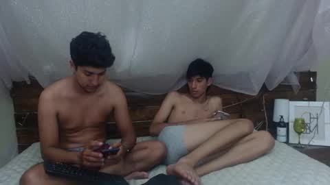 Snapshot of ferphoenix_ chatting on January 14, 2025, 10:17 am FER PHOENIX online show from January 14, 2025, 10:17 am