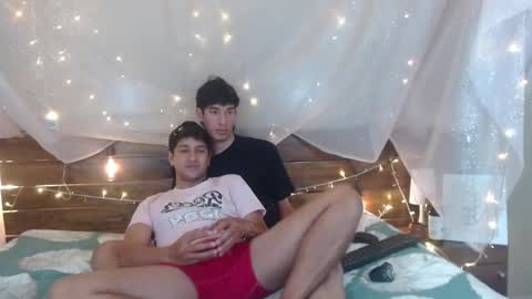 Snapshot of ferphoenix_ chatting on January 22, 2025, 6:20 am FER PHOENIX online show from January 22, 2025, 6:20 am