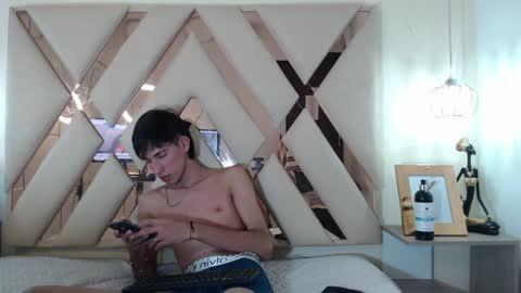 Snapshot of ferphoenix_ chatting on February 1, 2025, 6:32 am FER PHOENIX online show from February 1, 2025, 6:32 am