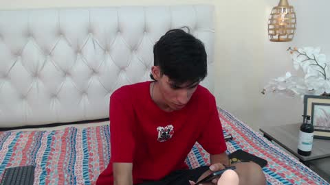 Snapshot of ferphoenix_ chatting on February 3, 2025, 6:13 am FER PHOENIX online show from February 3, 2025, 6:13 am