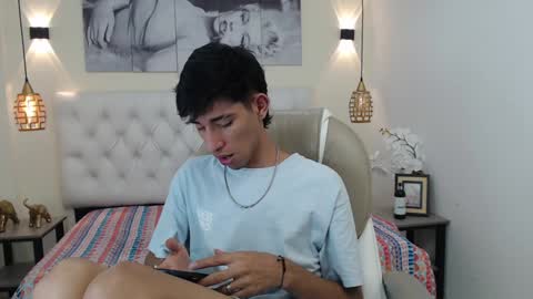 Snapshot of ferphoenix_ chatting on February 4, 2025, 3:22 am FER PHOENIX online show from February 4, 2025, 3:22 am