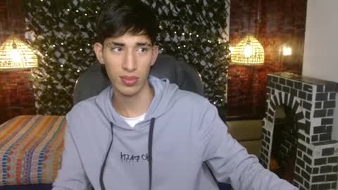 Snapshot of ferphoenix_ chatting on February 11, 2025, 3:40 am FER PHOENIX online show from February 11, 2025, 3:40 am