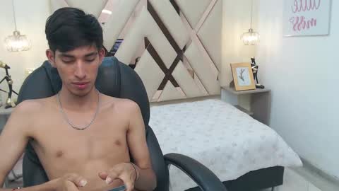 Snapshot of ferphoenix_ chatting on February 15, 2025, 10:22 am FER PHOENIX online show from February 15, 2025, 10:22 am