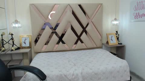 Snapshot of ferphoenix_ chatting on February 17, 2025, 3:15 am FER PHOENIX online show from February 17, 2025, 3:15 am