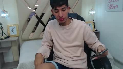 Snapshot of ferphoenix_ chatting on March 8, 2025, 3:39 am FER PHOENIX online show from March 8, 2025, 3:39 am