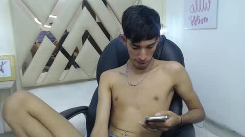 Snapshot of ferphoenix_ chatting on March 8, 2025, 9:50 am FER PHOENIX online show from March 8, 2025, 9:50 am