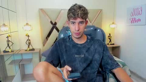 FER PHOENIX online show from December 16, 2025, 3:33 am