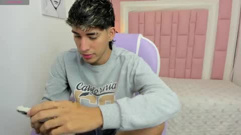 FER PHOENIX online show from April 14, 2026, 3:45 am