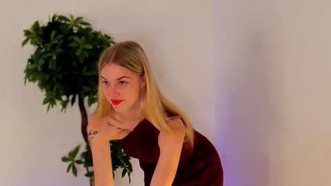 Stesha online show from September 13, 2025, 7:52 am