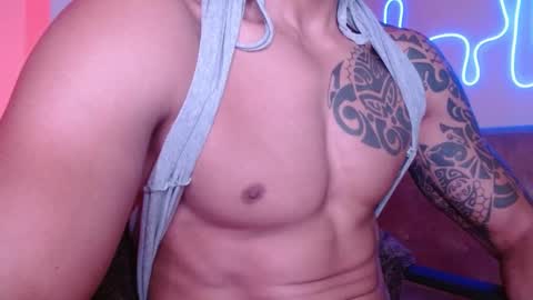 Snapshot of festbody1 chatting on January 5, 2025, 1:47 pm Festbody1 online show from January 5, 2025, 1:47 pm