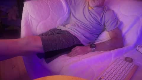 Snapshot of ff_pig chatting on November 6, 2025, 6:47 am ff_pig online show from November 6, 2025, 6:47 am