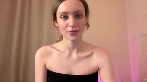 Snapshot of fflloowweerr chatting on January 10, 2025, 12:26 pm Lisa online show from January 10, 2025, 12:26 pm