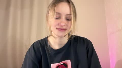 Snapshot of fflloowweerr chatting on January 11, 2025, 12:50 pm Lisa online show from January 11, 2025, 12:50 pm