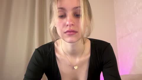 Snapshot of fflloowweerr chatting on January 15, 2025, 10:49 am Lisa online show from January 15, 2025, 10:49 am