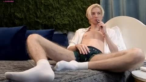 Thomas online show from December 4, 2025, 9:23 pm