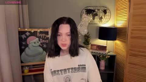 fiamoory online show from December 17, 2024, 7:29 am