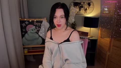 fiamoory online show from December 22, 2024, 4:39 am