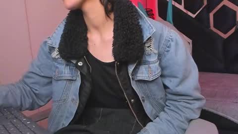   online show from January 18, 2025, 3:27 pm