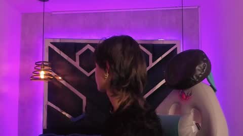   online show from January 30, 2025, 6:10 pm