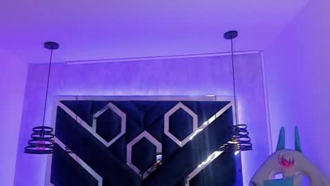   online show from February 14, 2025, 11:53 am