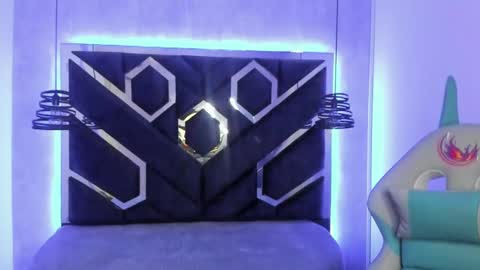   online show from February 19, 2025, 11:38 am