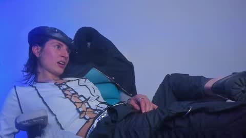   online show from March 5, 2025, 6:12 pm