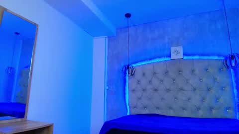   online show from September 15, 2025, 12:05 pm