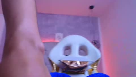   online show from November 22, 2025, 7:24 pm