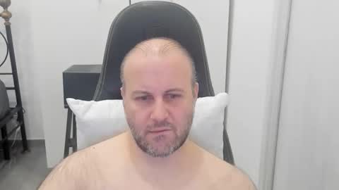 filippo12356 online show from December 1, 2025, 2:44 pm