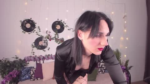 Honey Ill be waiting for you Tue Wed Thu Fri Sat Sun 10am-5pm online show from December 15, 2024, 1:11 pm