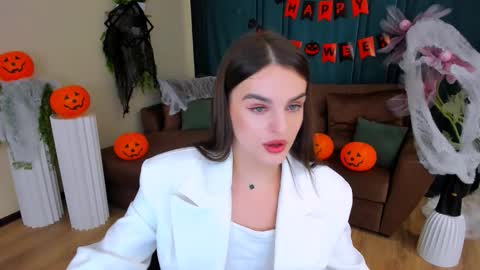 Snapshot of finalaccord chatting on October 28, 2025, 10:08 am Amanda online show from October 28, 2025, 10:08 am