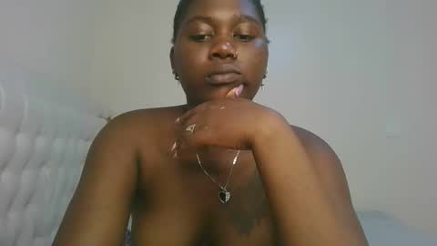 melanie online show from December 3, 2025, 10:46 am