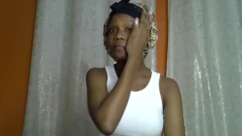 Snapshot of fine_queen12 chatting on April 5, 2026, 12:46 pm fine_queen12 online show from April 5, 2026, 12:46 pm
