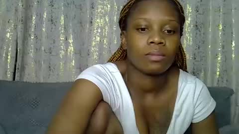 Snapshot of fine_queen12 chatting on April 20, 2026, 5:48 pm fine_queen12 online show from April 20, 2026, 5:48 pm