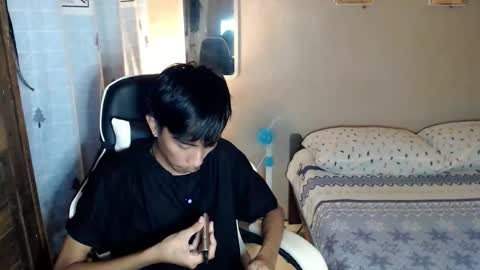 fineboii_rey18 online show from November 17, 2025, 7:14 am