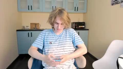 Snapshot of finnbev chatting on July 4, 2026, 8:37 pm finnbev online show from July 4, 2026, 8:37 pm