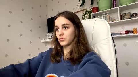 Snapshot of fionapiccard chatting on November 21, 2025, 12:15 pm Keite wanna play Meow online show from November 21, 2025, 12:15 pm