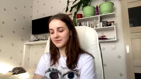 Snapshot of fionapiccard chatting on February 10, 2026, 11:25 am Keite wanna play Meow online show from February 10, 2026, 11:25 am