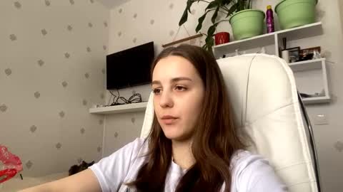 Snapshot of fionapiccard chatting on February 26, 2026, 12:15 pm Keite wanna play Meow online show from February 26, 2026, 12:15 pm