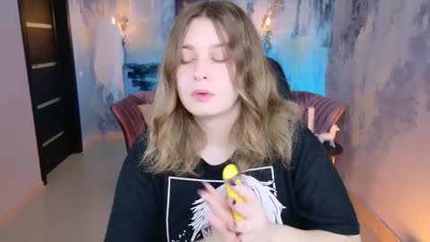 fiora online show from December 14, 2024, 5:18 am