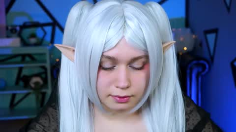 fiora online show from January 3, 2025, 8:21 am